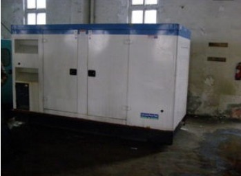 深圳康明斯150kw大型柴油二手发电机组 深圳康明斯150kw大型柴油二手发电机组